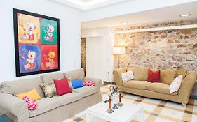 Chic Charming Central Athens Apt.